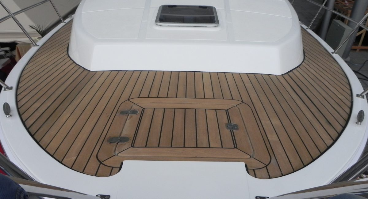 39-foot yacht
