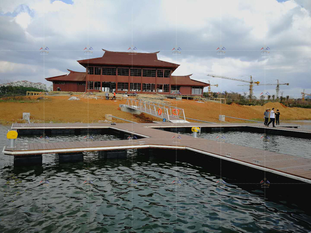 HAINAN FLOATING DOCK