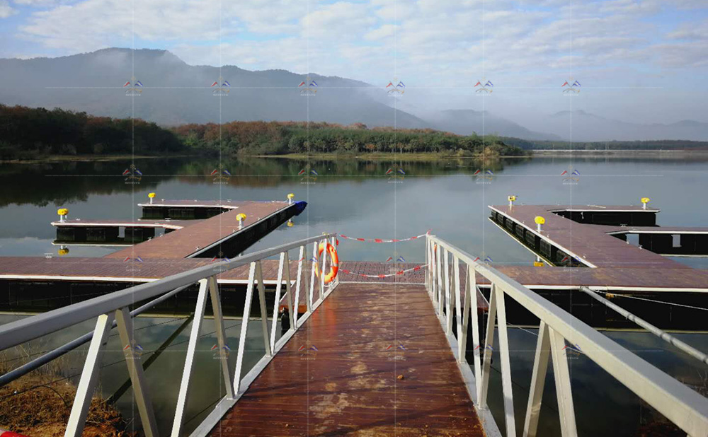 HAINAN FLOATING DOCK