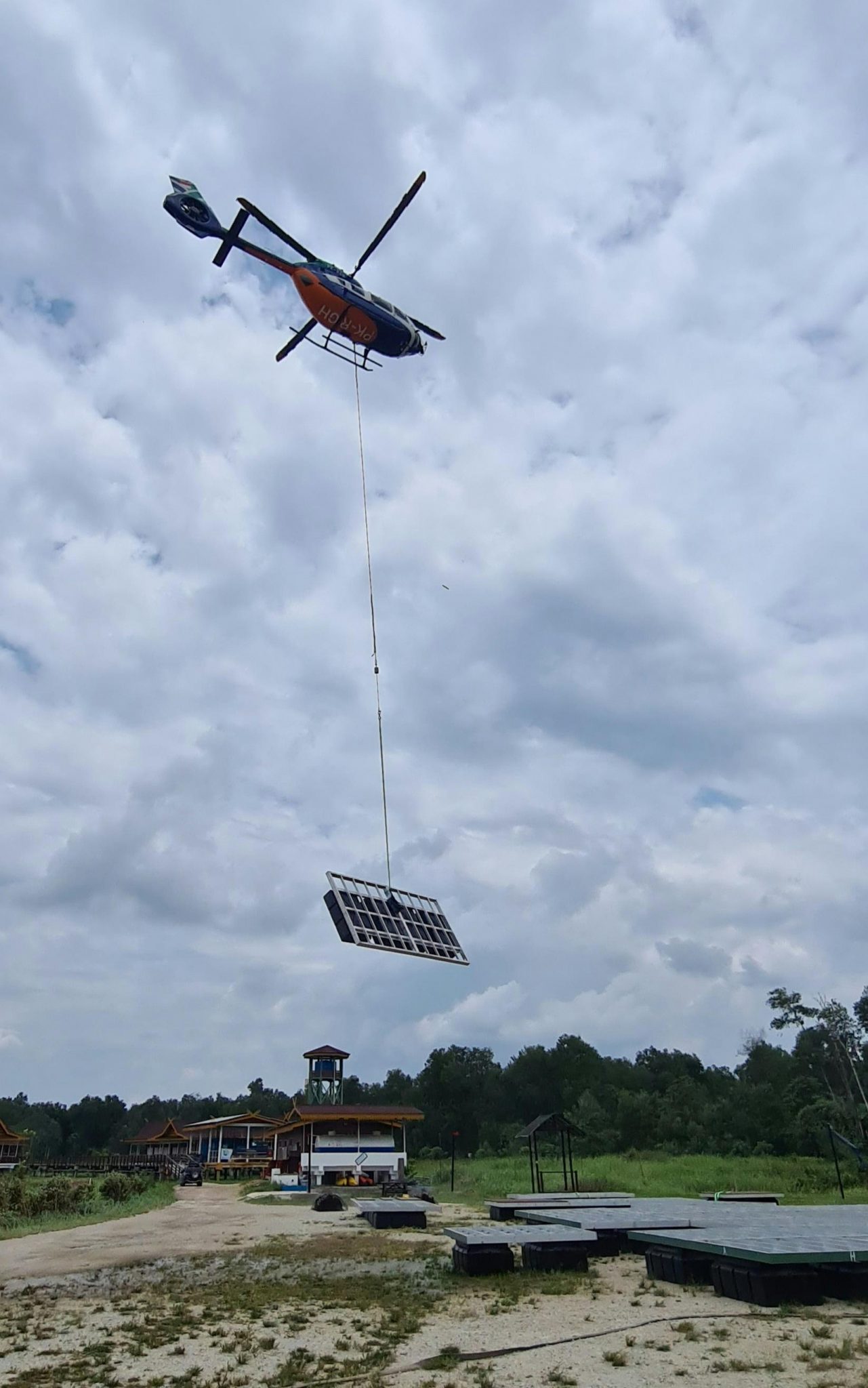 INDONESIA HELICOPTER PLATFORM & FLOATING TENT CAMP