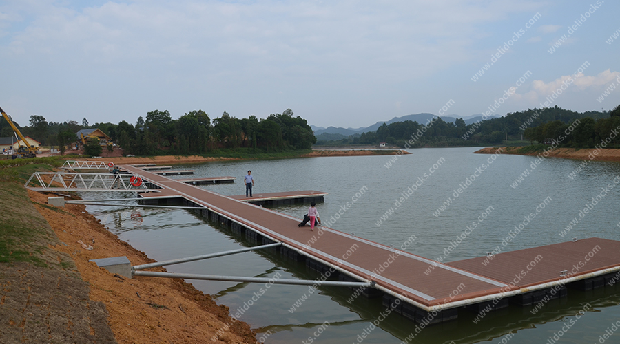 MIDEA GROUP LURE DOCK