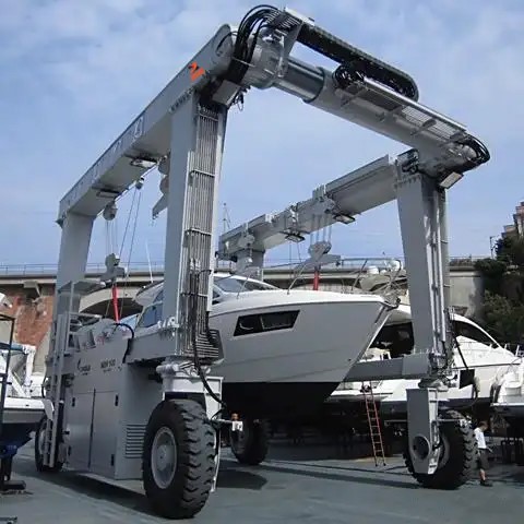 Engineering Transparency: A Technical Breakdown of Fab Dock Cost for Modern Marinas