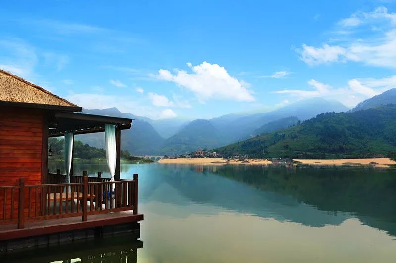 floating house